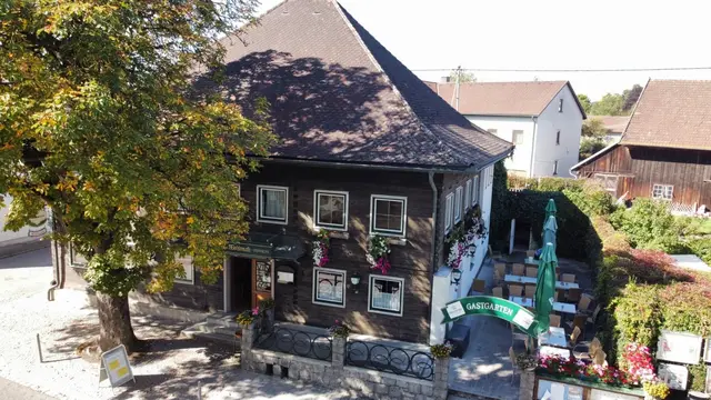 Das Gasthaus Wohlmuth im Ortszentrum von Zell/Pram wird von der Genosschenschaft gekauft. Gesucht werden noch Betreiber. | Foto: Gemeinde Zell/Pram