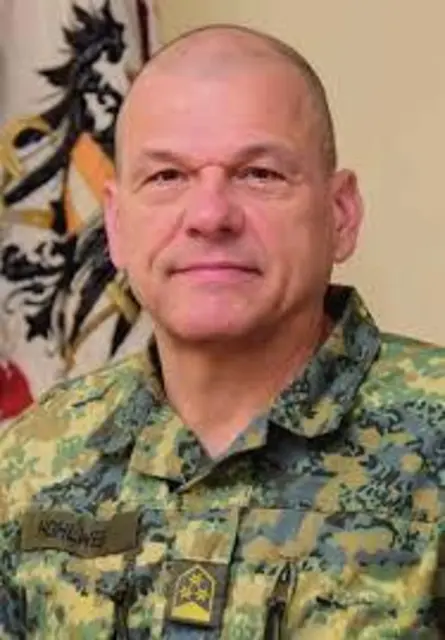 Oberst Hans-Peter Hohlweg ist bereits seit 2010 der Kommandant der Bolfraskaserne in Mistelbach und war selbst im Einsatz zur Grenzsicherung im Jahr 1991. | Foto: ÖBH