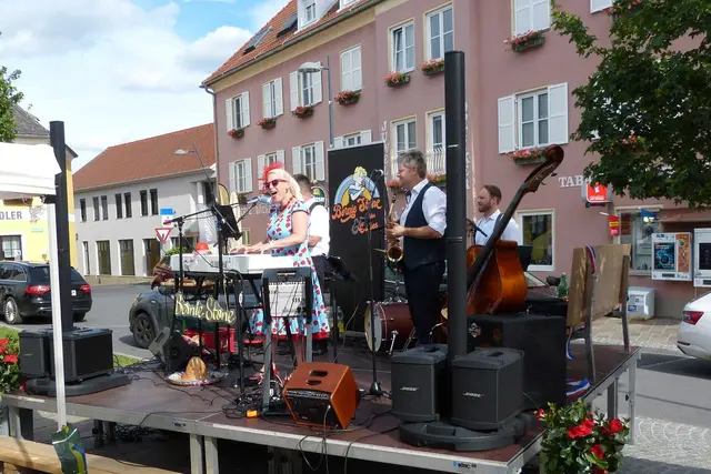Gute Stimmung herrschte am Friedberger Hauptplatz. | Foto: Stadtgemeinde Friedberg/Lang