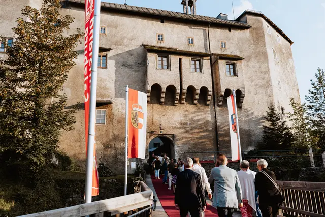 Die Burg Golling ist auch diesen Sommer wieder Schauplatz für Kunst und Kultur.  | Foto: Lisa Seidl