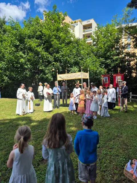 Purkersdorfer Pfarrfest mit Musik, Speisen und guten Gespräc