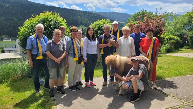 Freude im Seniorenheim - diese Begegnung berührt Herzen