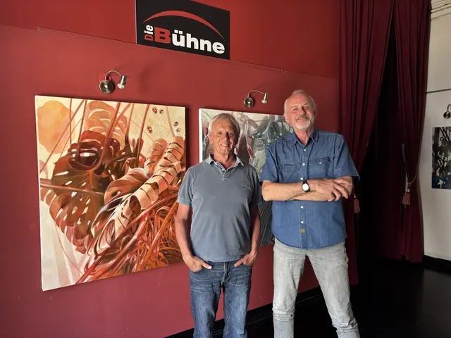 MeinBezirk traf Wolfgang Grünzweig und Karl Takats zum Interview im Kulturverein "Die Bühne" in Purkersdorf. | Foto: Lauren Fahrenberger / MeinBezirk