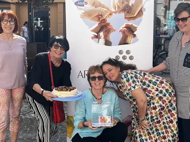 Kuchenstand der Arge Sozial bei "Villach singt"