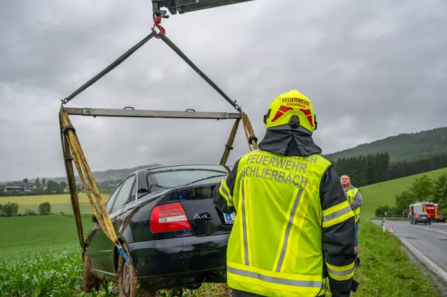 Ausflug ins Maisfeld endet für Pkw-Lenkerin glimpf