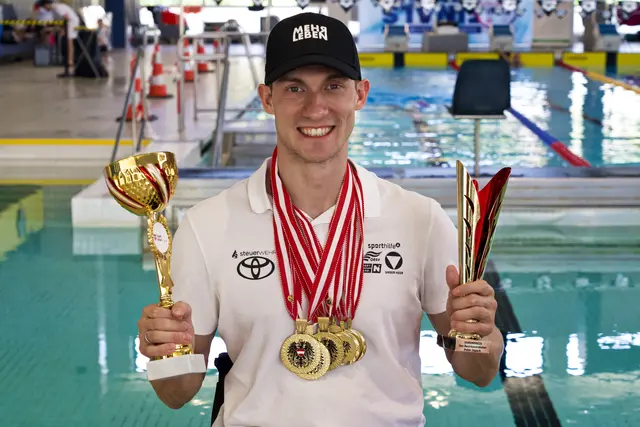 Andreas Ernhofer "erschwimmt" inoffiziellem Weltrekord