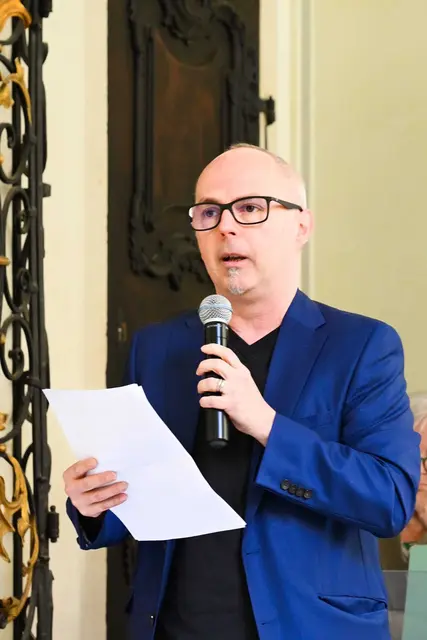 Michael Rosecker sprach einleitende Worte. | Foto: Klara Bleier