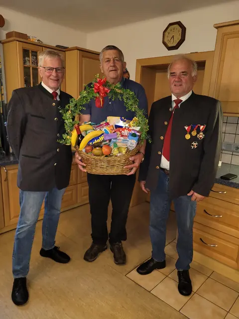 Kameraden Hubert Ölschützer gratuliert