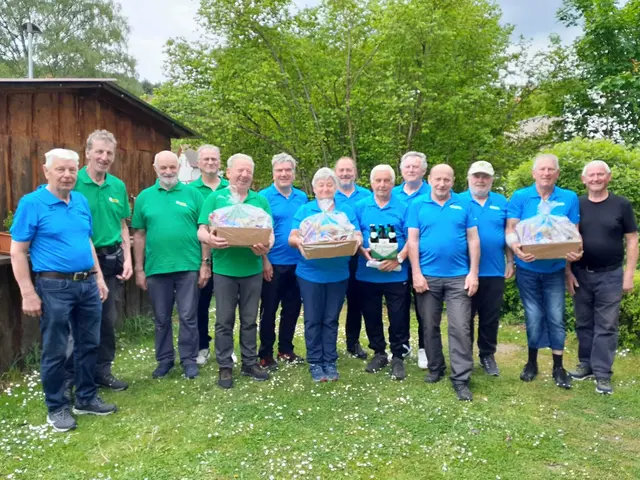 Wartberg gewinnt Bezirksmeisterschaft im Stockschießen