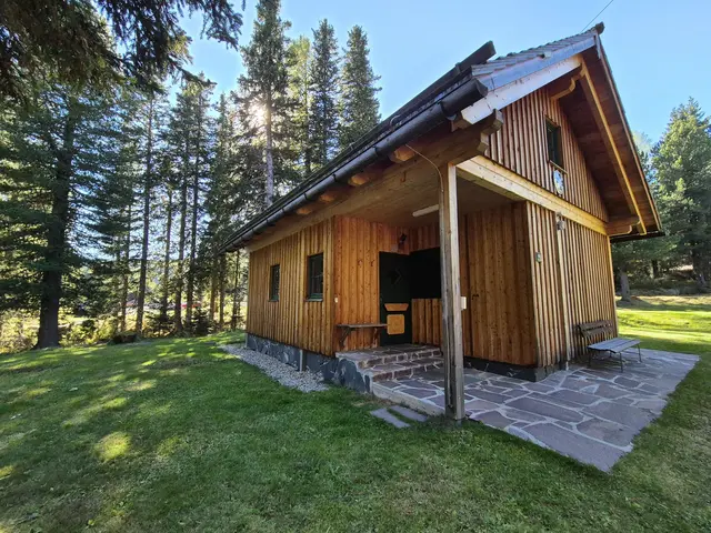 Die Diensthütte der Bergrettung wird umgebaut.