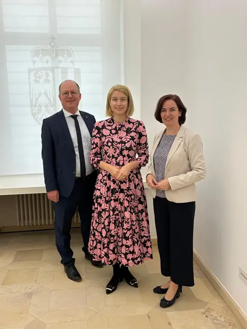 VP-Bezirksparteiobmann Bernhard Ruf, Landeshauptmann-Stellvertreterin Bildungslandesrätin Christine Haberlander und Landtagsabgeordnete Regina Aspalter (v. li.). | Foto: OÖVP
