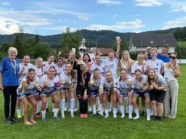 Der SV Sachsenburg krönte sich verdient zum Meister der Frauen Großfeldliga und träumt jetzt von der 2. Frauen Bundesliga. | Foto: SV Sachsenburg
