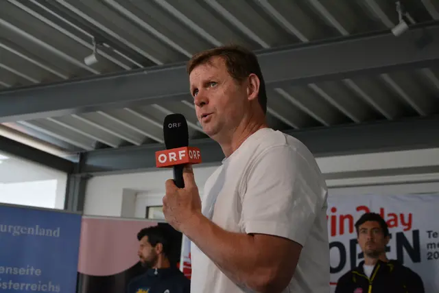Bürgermeister Johann Heisz ist stolz. Oberpullendorf bestätigt einmal mehr seinen Ruf als Tennis-Hotspot. | Foto: MeinBezirk/Rosenberger Victoria