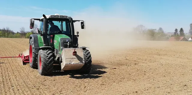 Der fehlende Regen macht sich auch in der Landwirtschaft bemerkbar. Nicht nur die Futterernte leidet, sondern auch der Weizen- und Maisanbau. | Foto: LKO