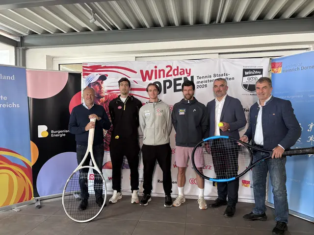 Sportlandesrat Heinrich Dorner (2.v.r.) mit Österreichs Tennisverbands-Präsident (ÖTV) Richard Grasl, den Spielern Sebastian Ofner und Lucas Neumayr, ÖTV-Sportdirektor Jürgen Melzer sowie Hausherr, Burgenlands Tennisverbands-Präsident (BTV) Günter Kurz (v.l.). | Foto: MeinBezirk/Rosenberger Victoria