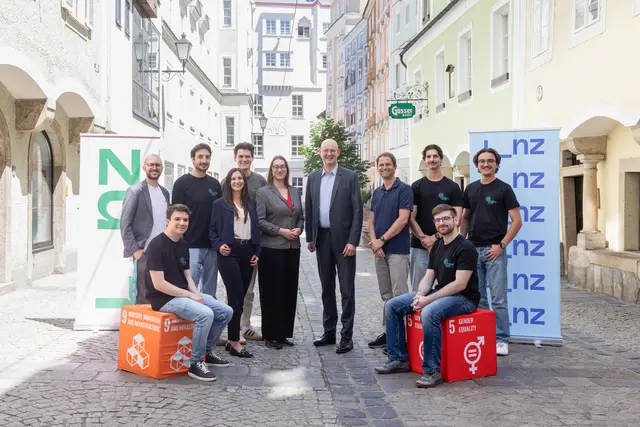 Die ausgezeichneten Start-ups „Recruitiverse“, „Wundify“, „AiKita“ und „Effizienzwerk Voice“ erhalten jeweils für sechs Monate eine finanzielle Unterstützung von 5.000 Euro von der Stadt Linz. | Foto: Stadt Linz