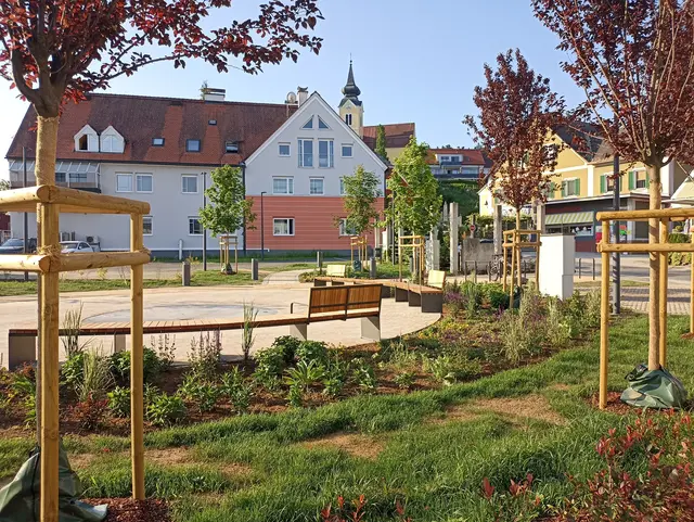 Im Rahmen eines Ortsentwicklungskonzepts konnte nun der "Dorplatz neu" umgesetzt werden. | Foto: Gemeinde Großklein