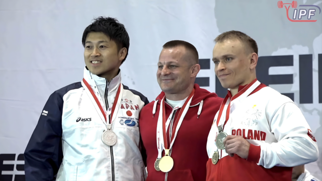 Mit einer beeindruckenden Leistung bei den IPF World Equipped Bench Press Championships 2026 in Warschau hat sich Andreas Frasl (HSV Langenlebarn/ÖVK) zum zweiten Mal zum Weltmeister gekrönt. | Foto: privat
