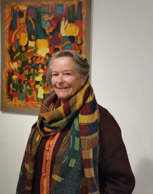 Beatrix Prinz vor einem ihrer Bilder bei der Jahresschau "The Last Party" des Steiermarkhofs, Graz | Foto: Foto c by Beatrix Prinz 2023