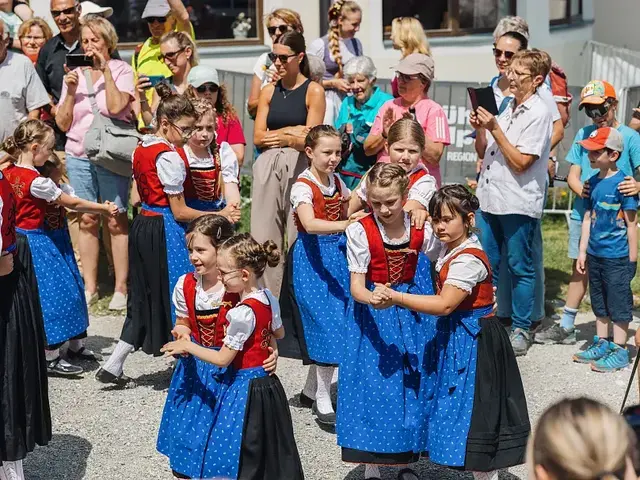 Die Trachten standen in der Region im Fokus. | Foto: R. Hohe Salve/Laiminger