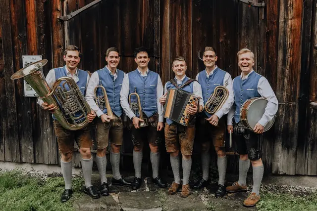 "Seeblech" begeistert mit böhmisch-mährischer Blasmusik und war auch schon beim "Woodstock der Blasmusik" zu hören.  | Foto: Wolfgang Haidinger