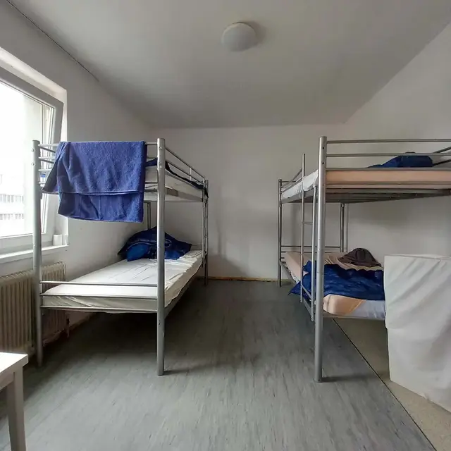 Notschlafstelle Innsbruck: Streit über Sicherheit und Person