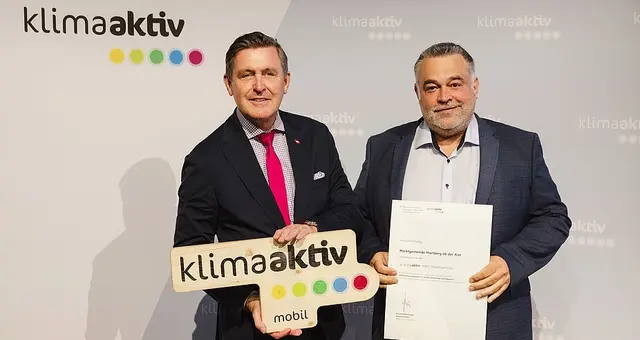 Minister Hanke zeichnete Gemeinde Wartberg aus