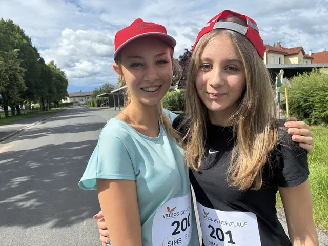 Lena und Carina von der Klasse 4b. | Foto: Anna Maria Kaufmann