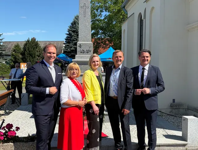 Renoviertes Kriegerdenkmal in Weichselbaum wurde gesegnet