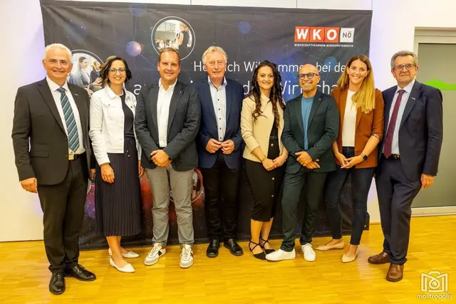 WK Leiter Andreas Geierlehner, Birgit Wieser (Puch Wieser GmbH), Gottfried Steinecker (Steinecker Moden GmbH), Koloman Riedler (Riedler Kies und Bau GmbH), Evelyn Kappl (Gasthaus Kappl), Max Mayerhofer (Werbeagentur artattack), Kathi Huber (soulmap), WK Obmann Gottfried Pilz | Foto: mostropolis.at