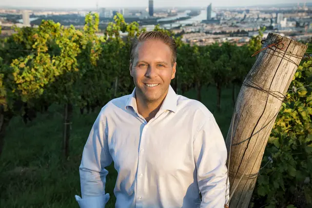 Der Winzer, Weinmacher, Heurigenwirt und Gründer Michael Edlmoser. | Foto: Edlmoser