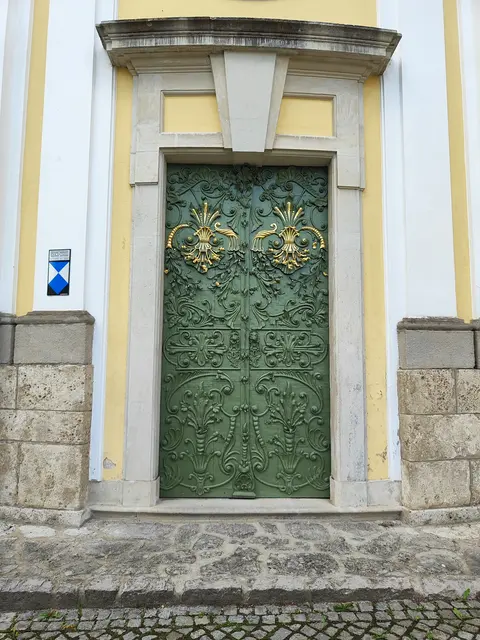 Der eindrucksvolle Seiteneingang... | Foto: I.Wozonig