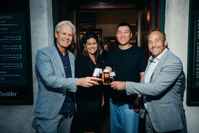 Karl Schwarz, Sybille Heidenkummer von der "Gastwirtschaft Heidenkummer" und "Wirtin on tour", Jing Chen vom "Sopherl am Naschmarkt" und Patrick Layr. | Foto: Mila Eder für Bierwerkstatt Weitra
