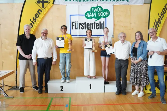 Foto vom Siegertreppchen in Fürstenfeld.  | Foto: Schachverein ASVÖ Pamhagen