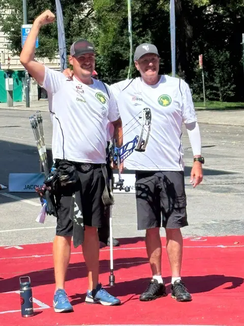 Nico Wiener (links mit Papa und Trainer Wolfgang Wiener) triumphierte im Einzel und Teambewerb. | Foto: Wiener