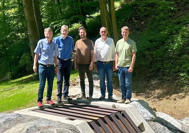 Sektionsleiter Christian Amberger, Oliver Spürkel, Bürgermeister Michael Strasser, Gebietsbauleiter Eduard Kotzmaier, Amtsleiter Christian Perndl (v. li.). | Foto: WLV