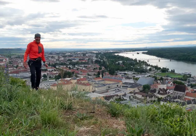 Ich genieße den Blick zur Donau.