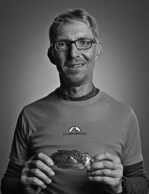 Eine Gürtelschnalle gab es für alle Finisher. | Foto: Halbemer