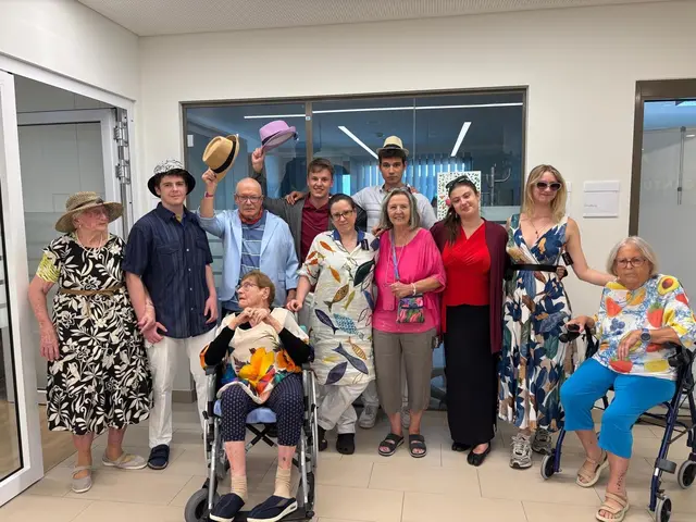 Bewohnerin Ida Knifts, Zivildiener Lukas Hejda, Bewohner Norbert Demut, Bewohnerin Marianne Nohejl, Mitarbeiterin Lavinia, Harangus, Zivi Roman Scheit, Zivi Finn Harrison, Bewohnerin Margot Sluka, FSJ Leonie Pechek, FSJ Sophia Bellak | Foto: PBZ Himberg