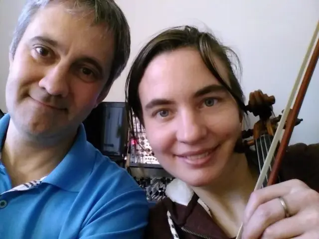 Elektronische Musik aus Paris trifft auf Stimme und Viola – 
