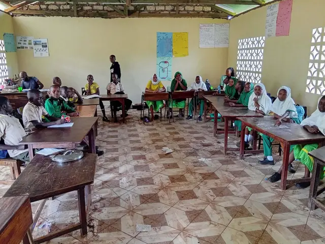 Die Schülerinnen und Schüler der siebentes Klasse der Juniorhigh. | Foto: Zukunft dank dir