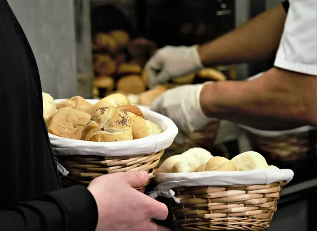 Speziell im Bereich der Gastronomie hat die Zahl der Beschäftigten zugelegt. | Foto: Archiv: www.pexels.com/de