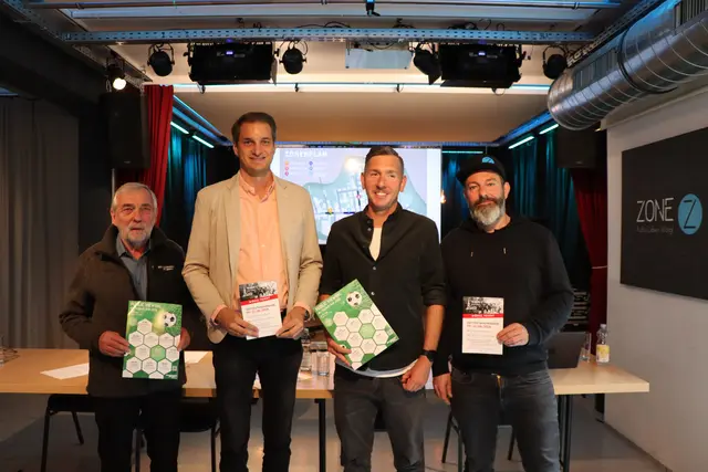 Bei einer Pressekonferenz gaben am 12. Juni (v.l.) Hans-Peter Osl, Bürgermeister Michael Riedhart, Sebastian Feiersinger und Andreas Winderl einen Ausblick auf das Veranstaltungsprogramm des Kultursommers 2026. | Foto: Martina Obertimpfler 