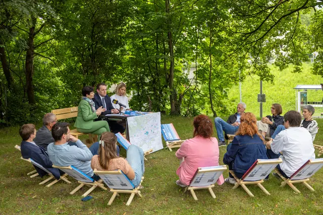 Das Projekt INN-Oasen wurde im Rahmen eines Pressegesprächs im Garten des Caritas-Integrationshauses (Gumppstraße 71) vorgestellt - dem Standort der ersten INN-Oase. | Foto: © Stadt Innsbruck/F. Bär