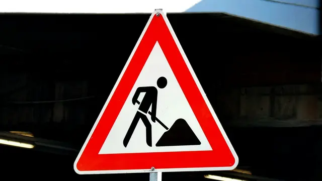 Wegen Sanierungsarbeiten werden mehrere Zu- und Abfahrten der Südosttangente (A23) in den Nachtstunden gesperrt. (Symbolbild) | Foto: Mark König/Unsplash