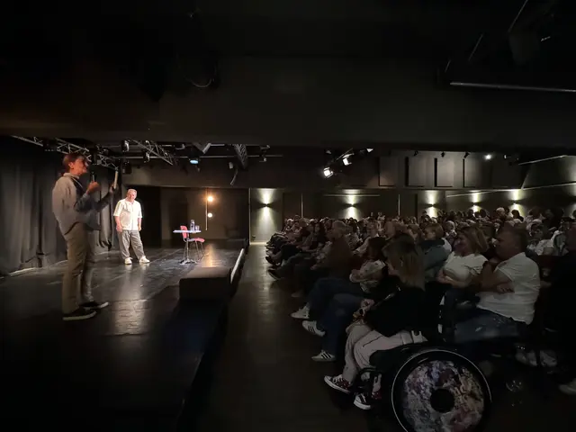 Erfreulich viel Interesse am prominenten Gast und somit viele Besucher*innen füllten die Stadtbühne Imst.