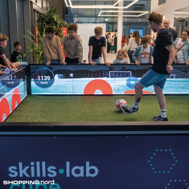 Der skills.lab Cube GO lädt von 9. bis 18. Juli dazu ein, Technik, Reaktion und Spielintelligenz spielerisch zu testen. | Foto: Skills Lab