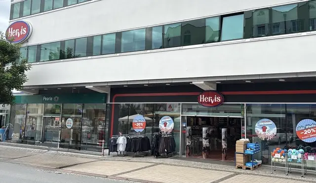 Die Hervis-Filiale in der 10.-Oktober-Straße in Feldkirchen ist nicht von der Schließung betroffen. | Foto: MeinBezirk