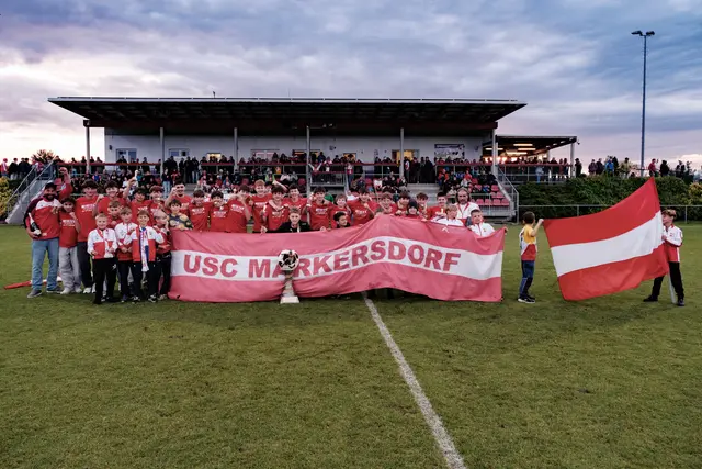 SPG Markersdorf U15 feiert. | Foto: Martin Moser