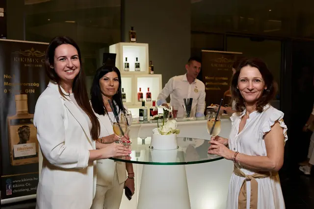 Das einjährige Jubiäum des Hotels Le Primore wurde gemeinsam mit Stammgästen im Rahmen einer eleganten elegante Fête Blanche gefeiert.  | Foto: Le Primore 